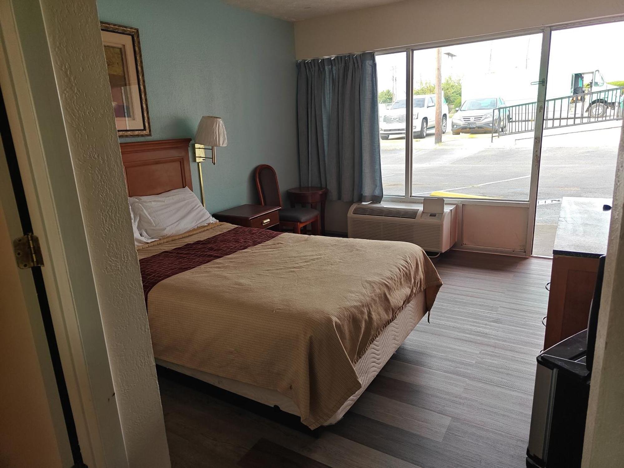 Countryside Inn Motel Ричмънд Стая снимка